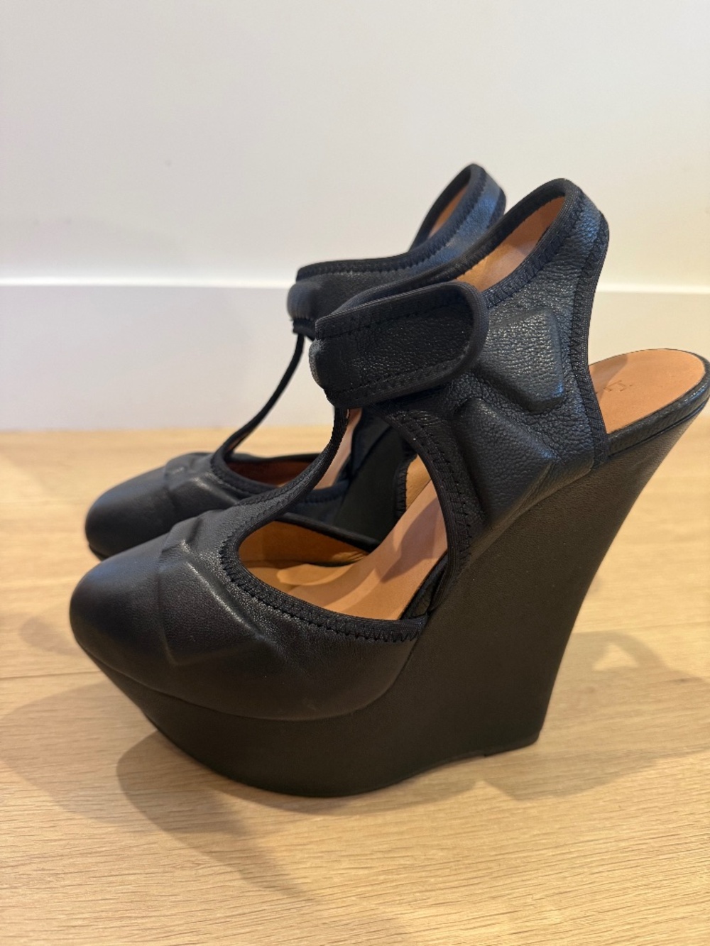 L.A.M.B. Platform shoes - Picture 1 of 7